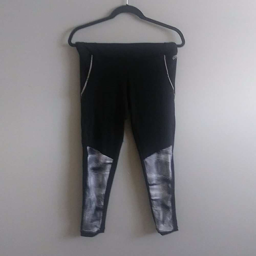Athletic leggings